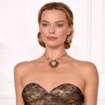 Margot Robbie's Natural Brontë Blush Look Goes Viral