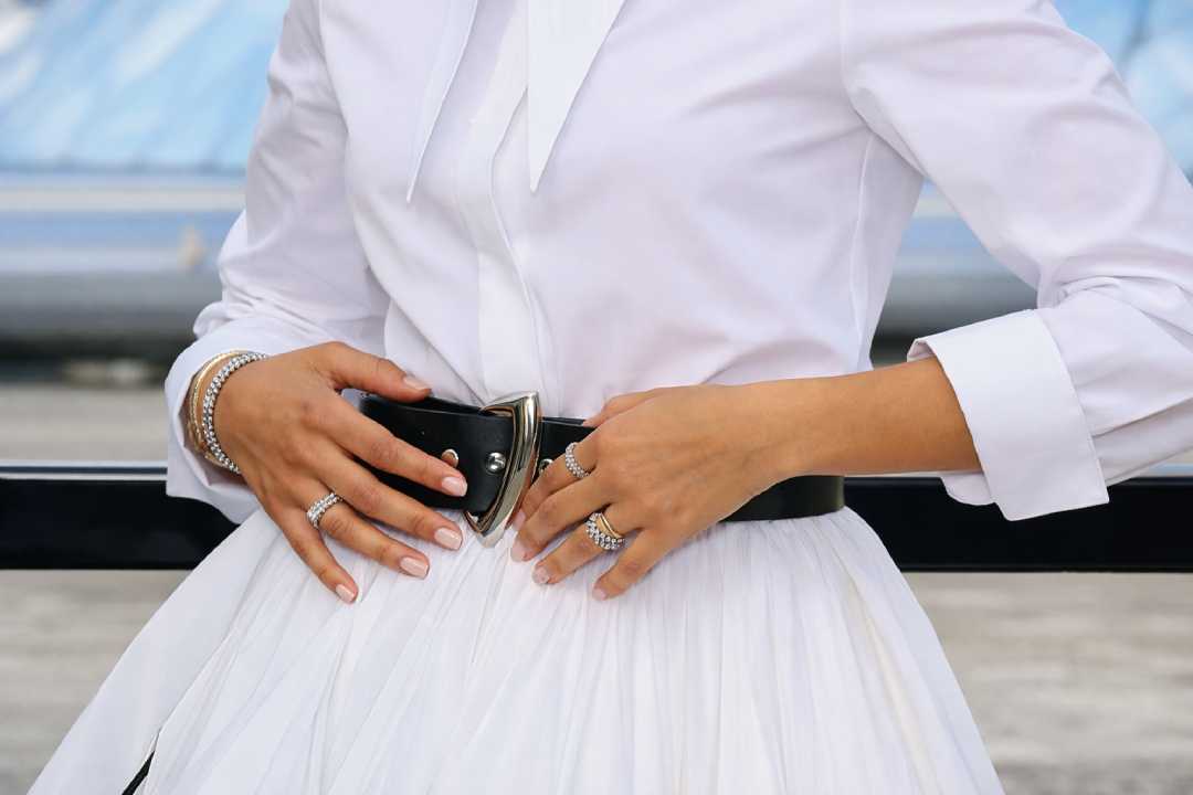 Zendaya Looks Elegant with Strawberry Pink Nails, a Manicure Trend