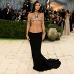 Irina Shayk Goes Viral with "Jewelry Top" Outfit, Artistic Fashion